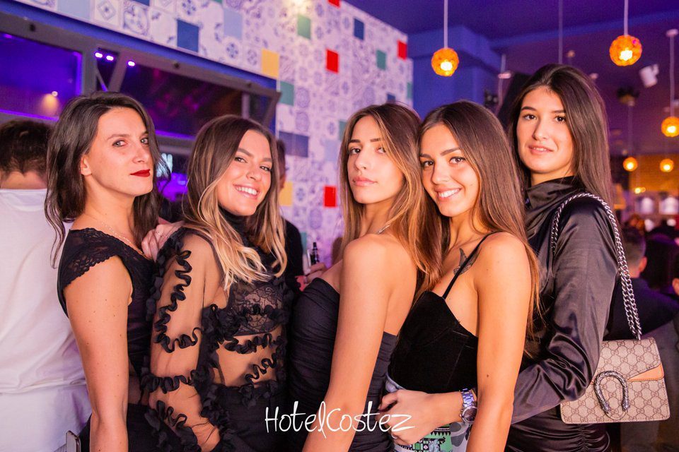 Hotel-Costez-girls