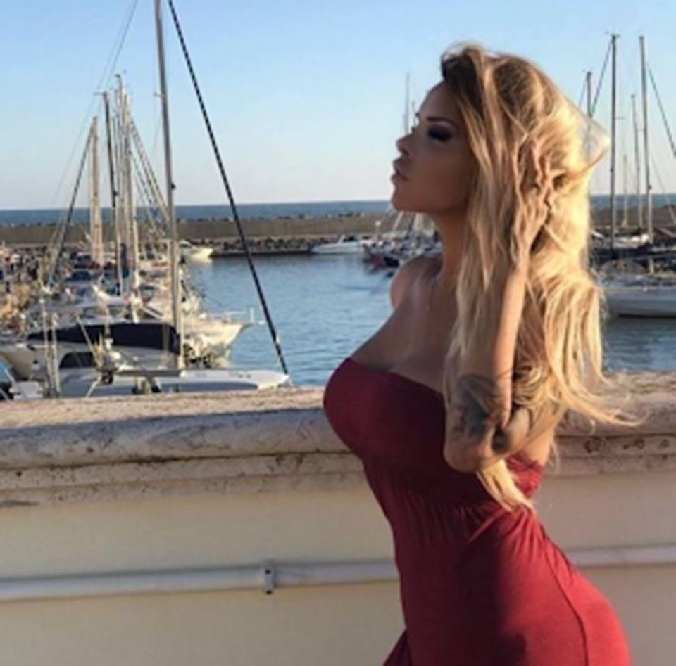Fede-Chicca-in-Red