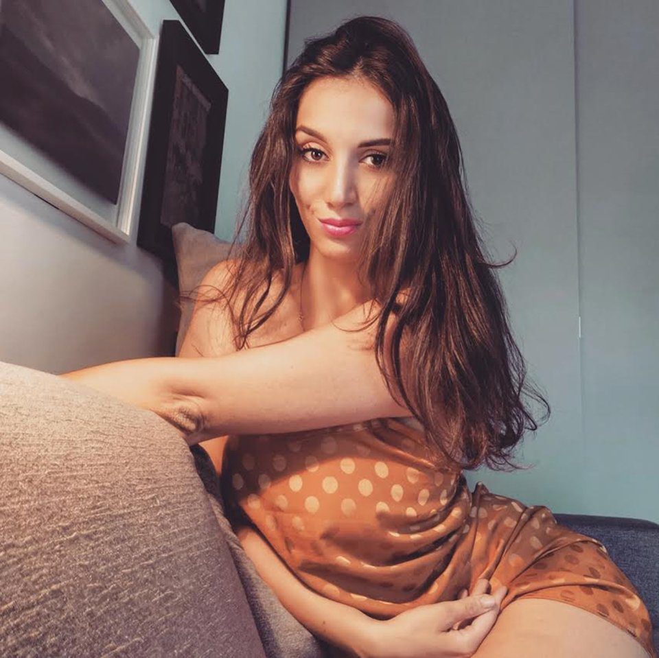Livia Bulku sensual