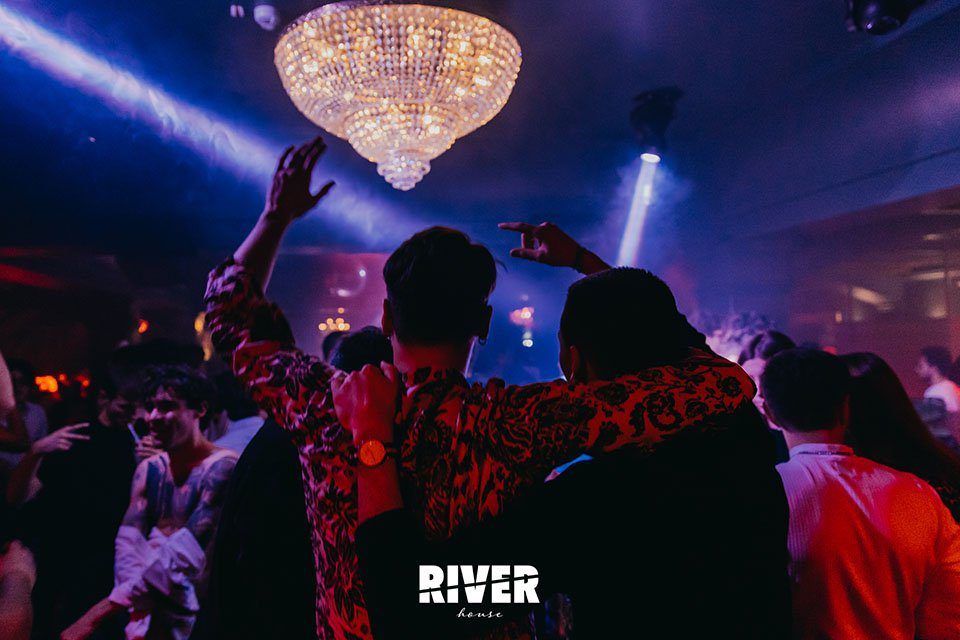River House lampadario